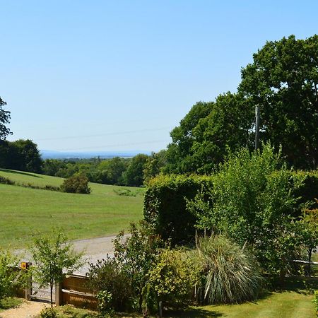 East Lodge Bolney Exterior photo
