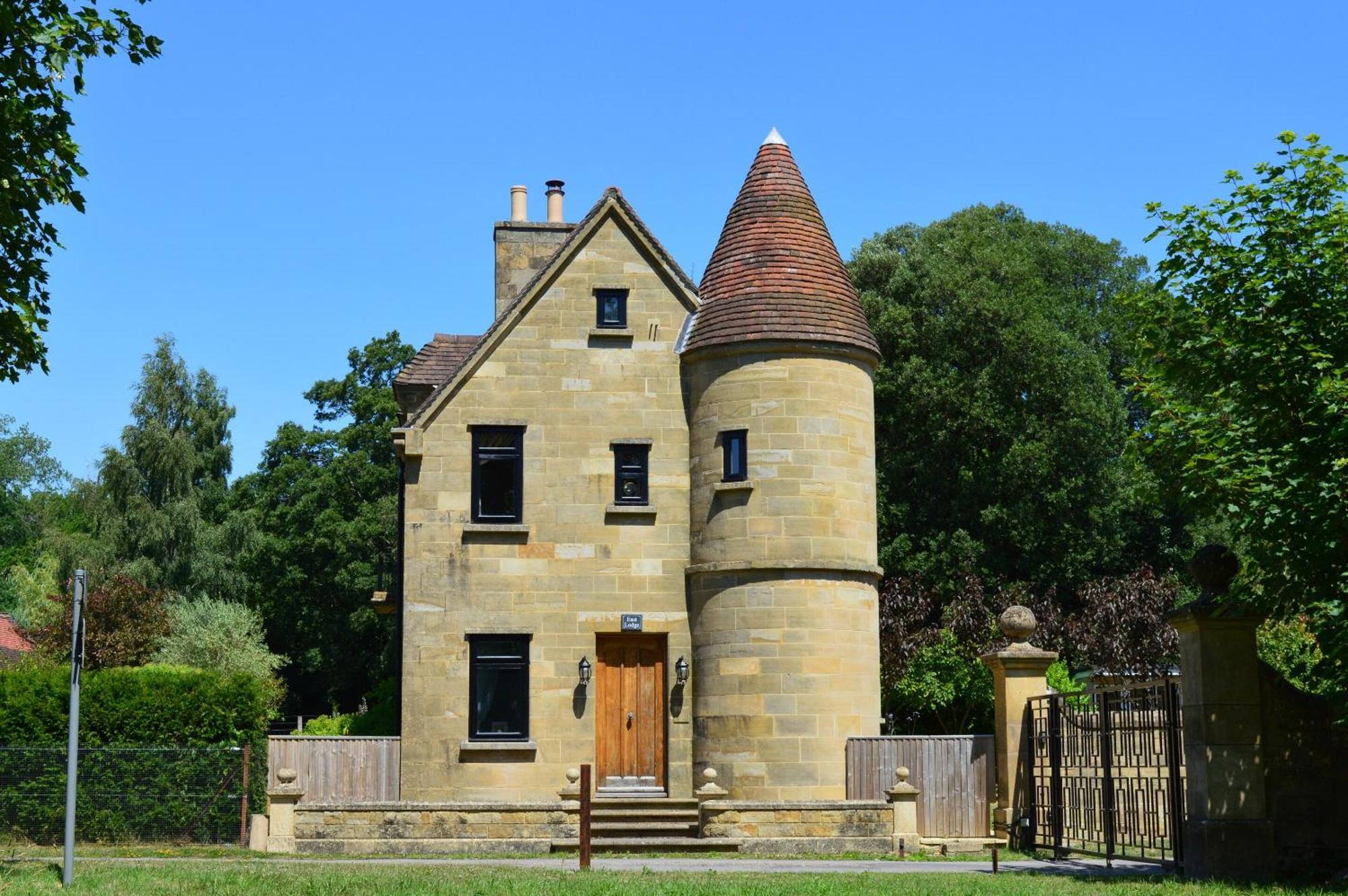 East Lodge Bolney Exterior photo