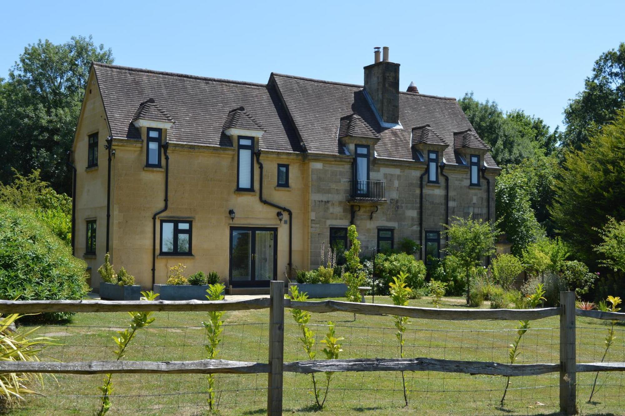 East Lodge Bolney Exterior photo