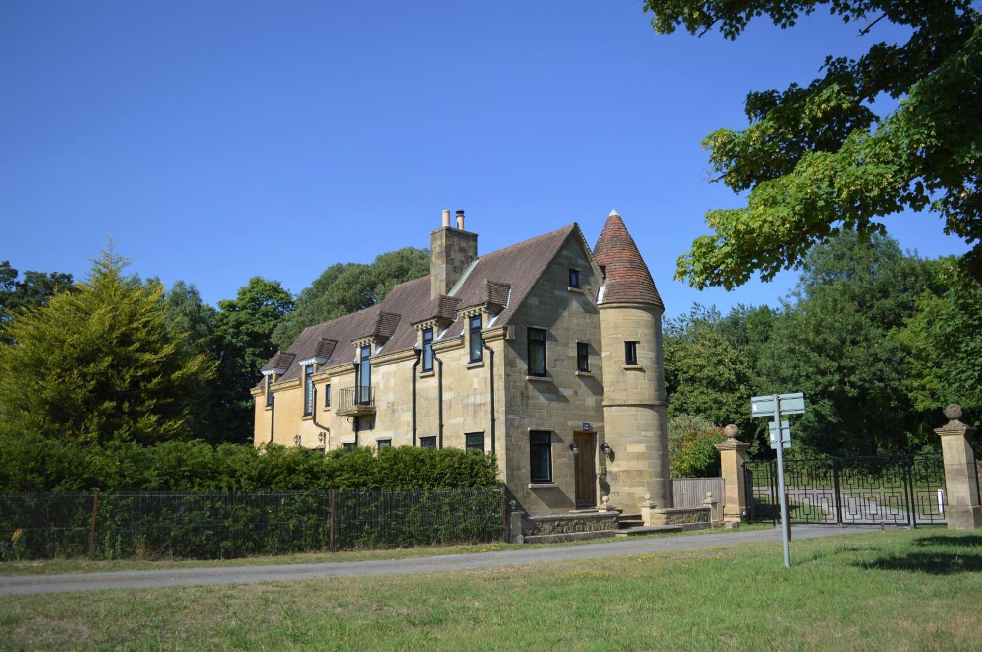 East Lodge Bolney Exterior photo
