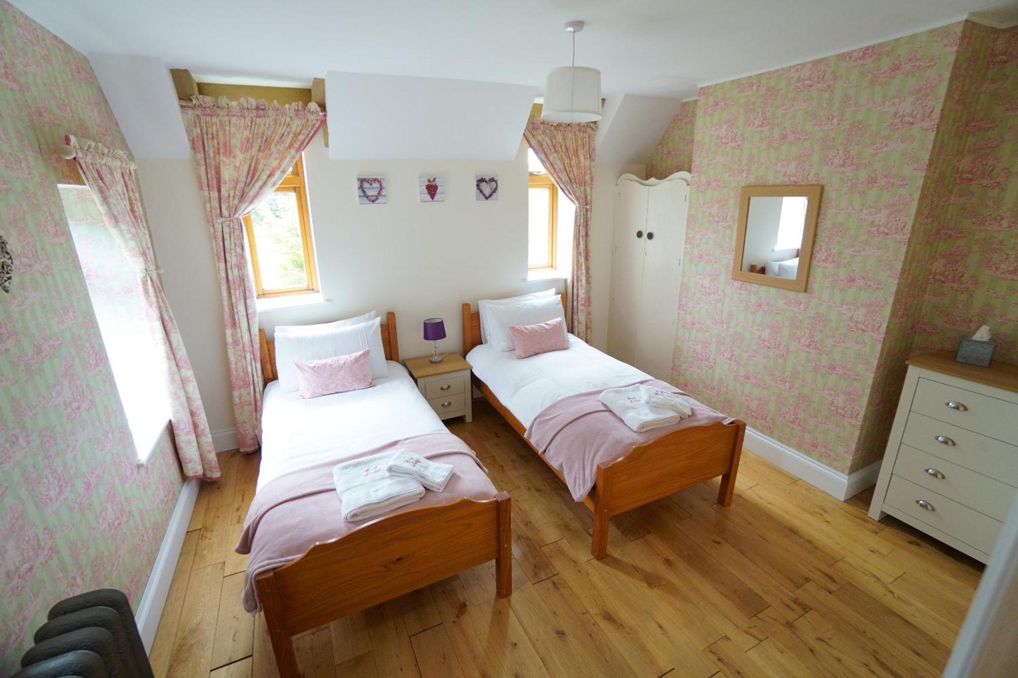East Lodge Bolney Room photo