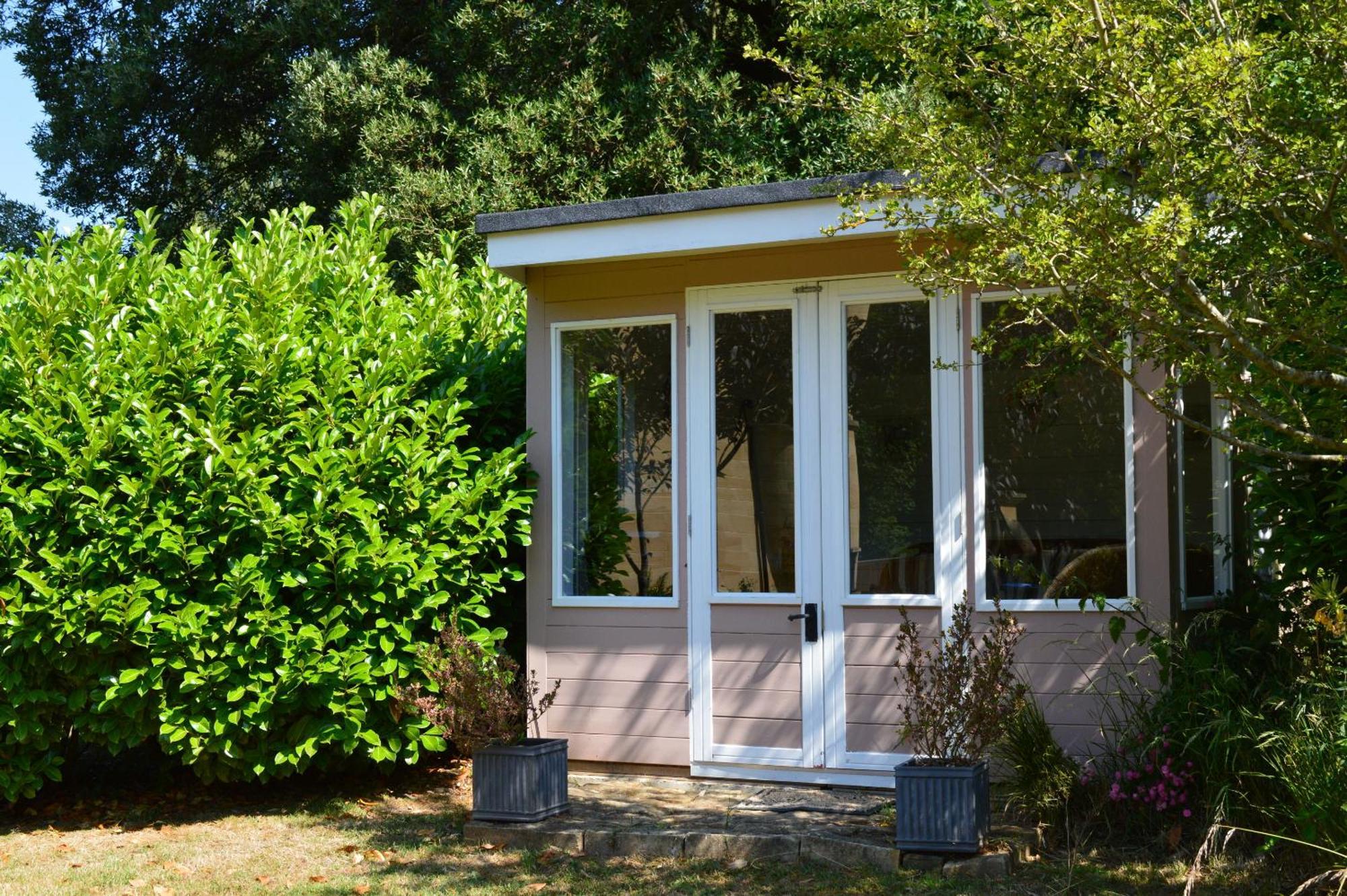 East Lodge Bolney Exterior photo